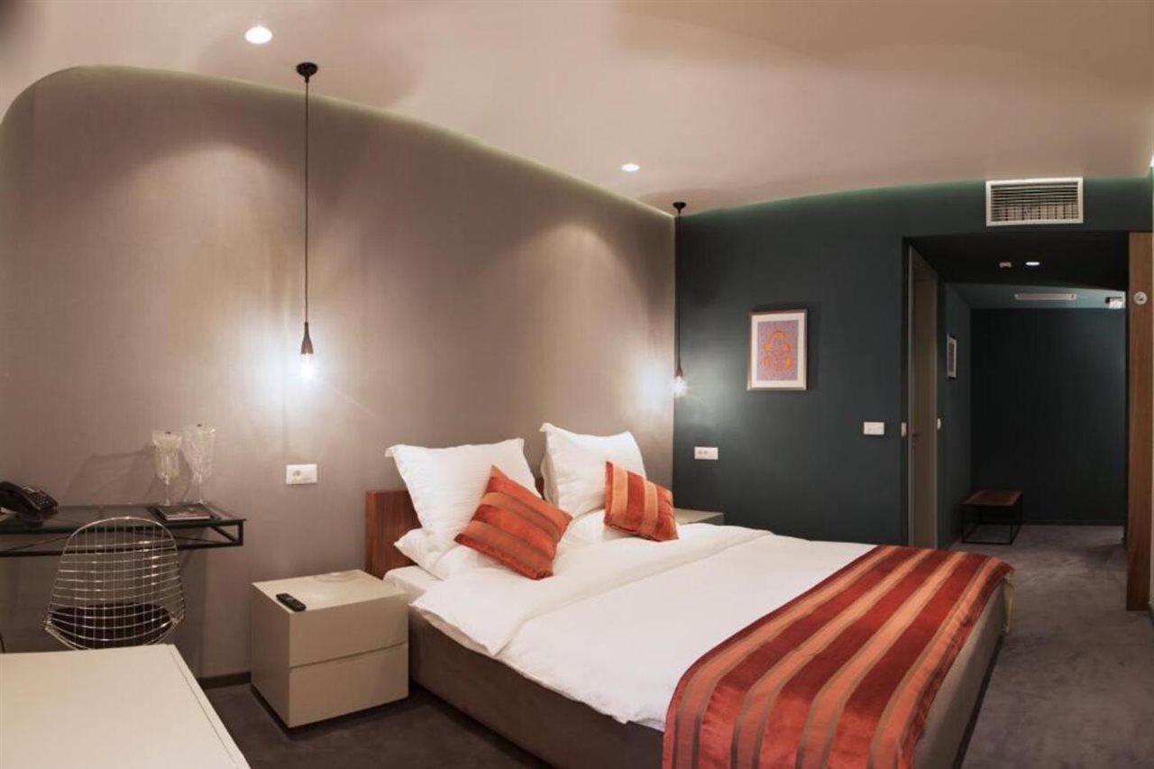Hotel Russia Skopje Bagian luar foto