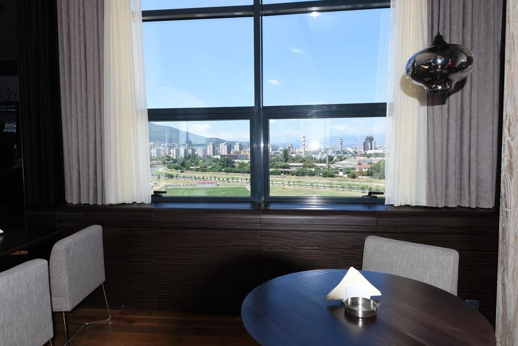 Hotel Russia Skopje Bagian luar foto