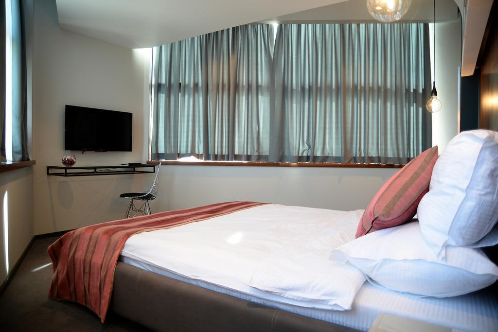 Hotel Russia Skopje Bagian luar foto