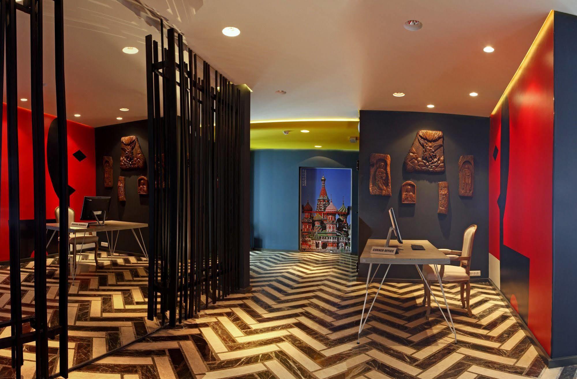 Hotel Russia Skopje Bagian luar foto